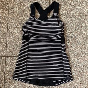 Lululemon size 4 tank